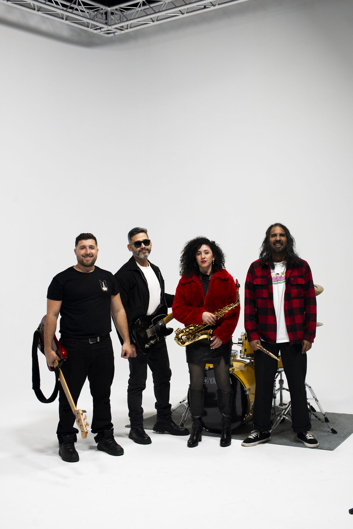 Macanao — Leo, Daniela, Rey and the band in the studio